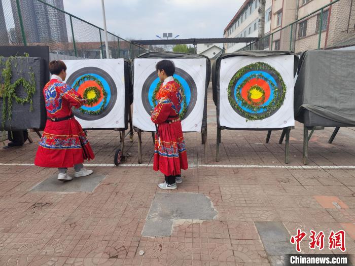 山西大学射艺传承基地是山西省首个射艺传承基地。　郭芃成 摄