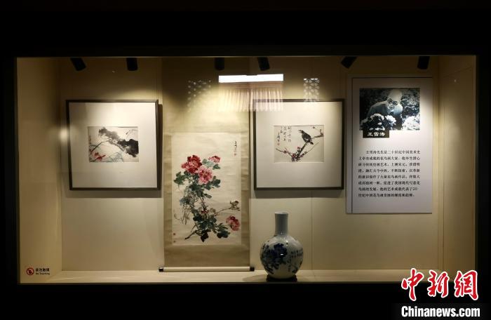 图为将于16日开展的写意花鸟画展。　记者 易海菲 摄