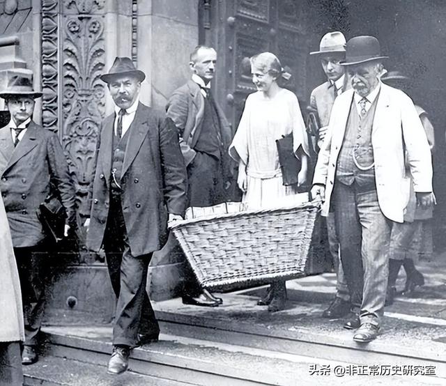 1923年德国一个面包需要一万亿，是战败的原因吗不，是犹太人