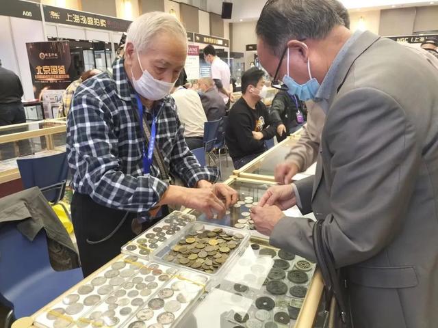 赠送古钱币、纪念章盖戳……钱邮爱好者们的展会来了