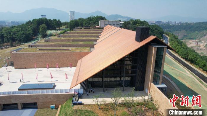 航拍铜绿山古铜矿遗址博物馆新馆 邹浩 摄