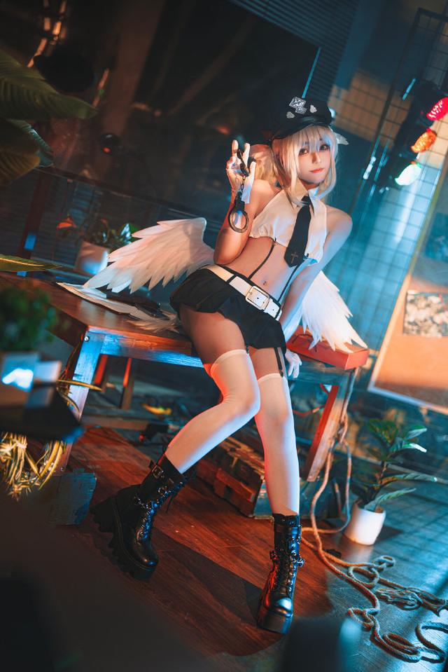 cos：手办天使警察艾尔酱Cosplay正片14P-如月夏巳