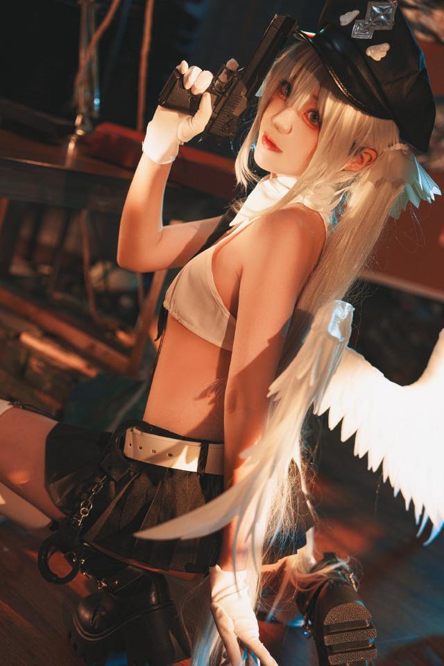 cos：手办天使警察艾尔酱Cosplay正片14P-如月夏巳