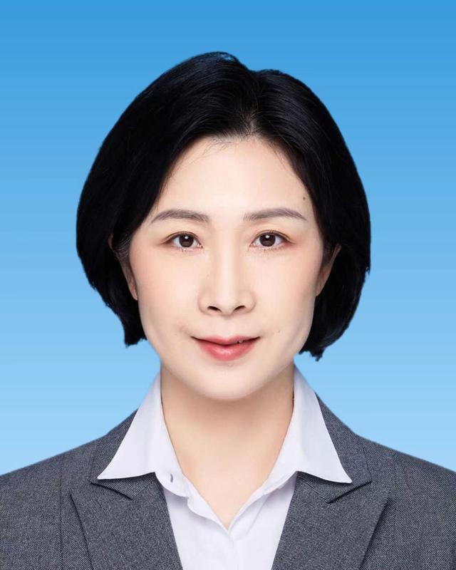 湖北武汉市13区美女区长，我们来看看她们都管着你的什么