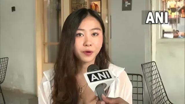 韩国女主播印度街头遭强吻拖拽！本人回应：我爱这里，还会回来…