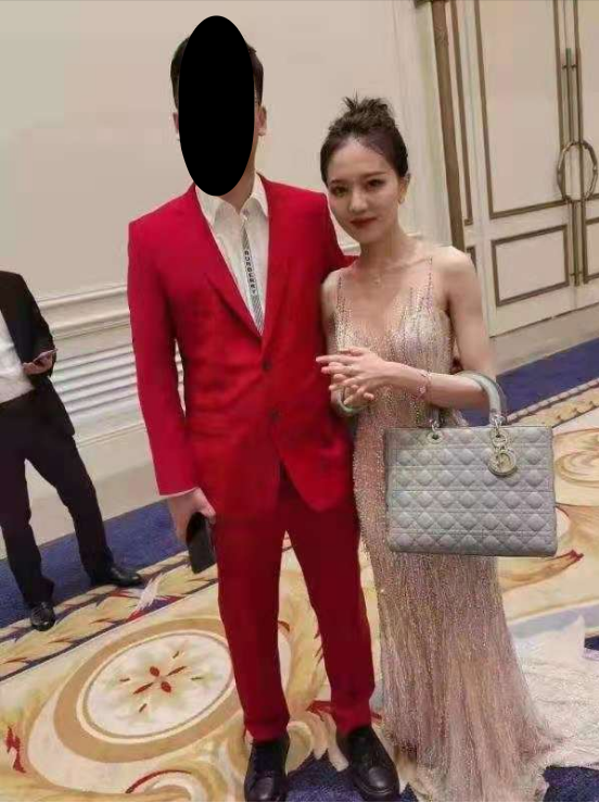 带“未婚夫”睡男友的床，王思聪夸她：高端玩家！杭州女海王事件