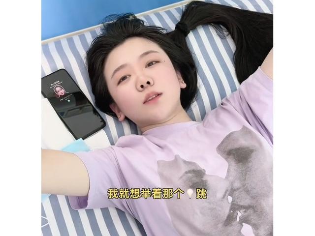 聂小妹：“疯癫”美女吸粉百万，明明能靠才艺，却偏偏要搞笑