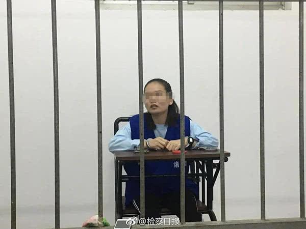 “黄鳝门”案一审宣判23人获刑 女主播被判1年9个月