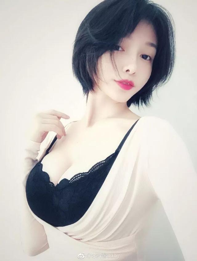 吃瓜，清纯少女被渣男欺骗，放飞自我成性感女主播！