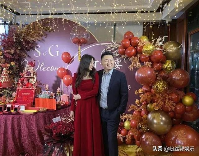 YY小洲结婚了，与公会女主播“温暖”登记领证，这小子也长大了