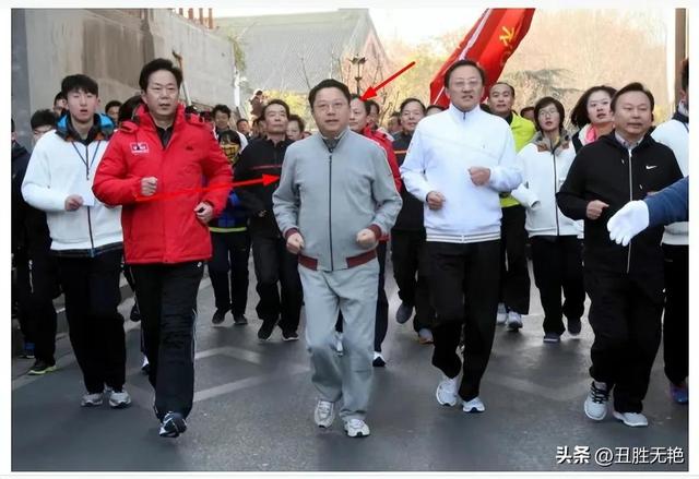 校花余敏燕傍上市委书记，靠权色交易职位一路攀升，还有私生女