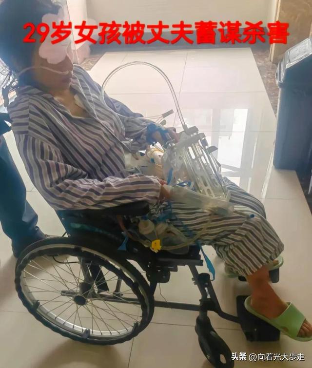 女主播与男粉丝结婚两年遭家暴16次，最后肠子打断挂粪袋终生致残