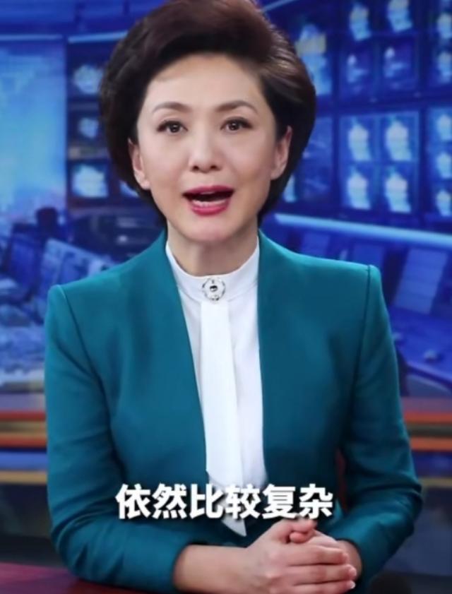 央视美女主播天团旧照曝光，经纬造型雷人，李红海霞桑晨颜值爆表