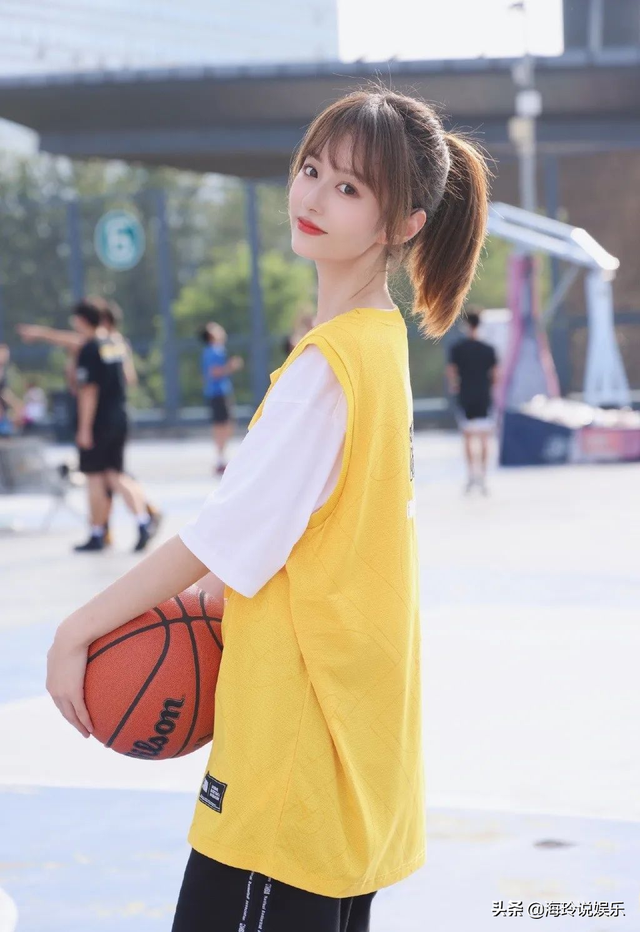 “长江以北，小七最美！”，腾讯体育NBA美女主播：王小七