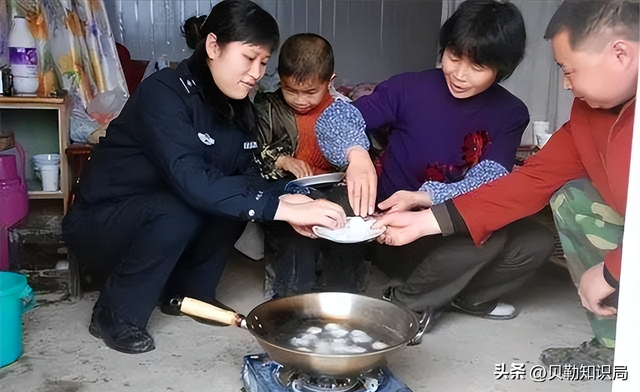 汶川地震的废墟中哺乳9婴的女警察，如今过着怎样的生活