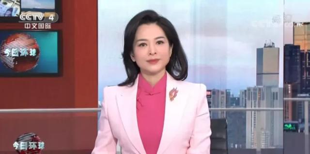 央视50位女主播春节出镜服装（70套）合集