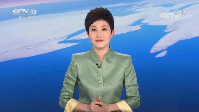 央视50位女主播春节出镜服装（70套）合集