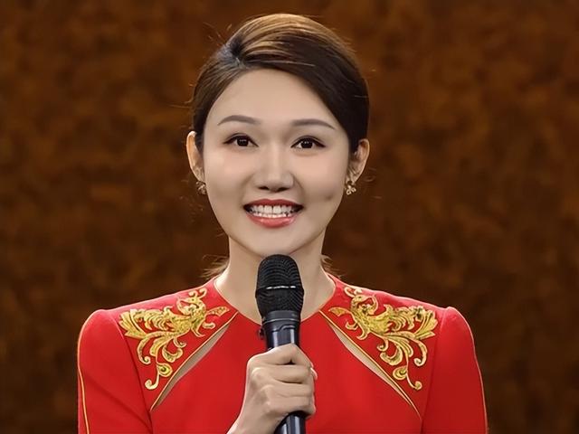 央视财经3位新晋女主播，个个貌美实力强，谁能成为“一姐”