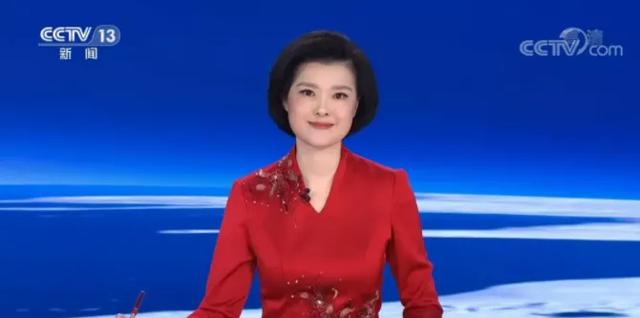 央视50位女主播春节出镜服装（70套）合集