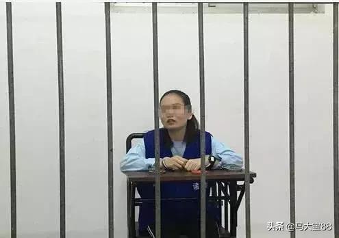 “黄鳝门”女主播获刑1年9个月，网友的评论亮了！