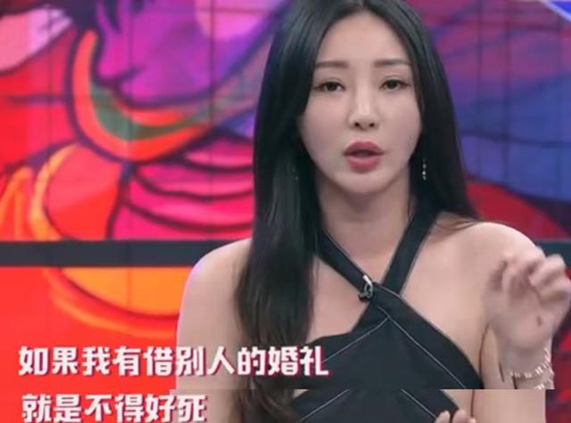 曾被嘲借胸上位，可事实证明，42岁的她才是真正的大女主