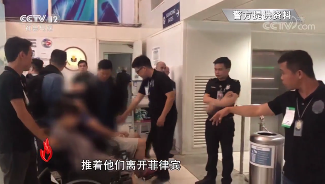 【平安荆楚行动】面对民警，女主播竟要脱衣示范是如何进行色情直播的！