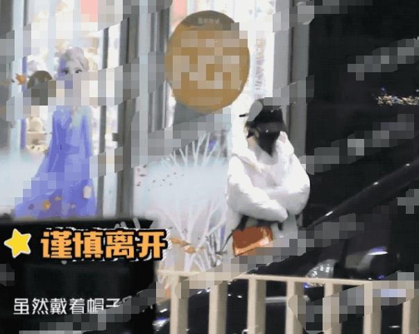 杨紫王俊凯深夜唱K到凌晨三点引热议刘维被当助理忍不住出来反黑