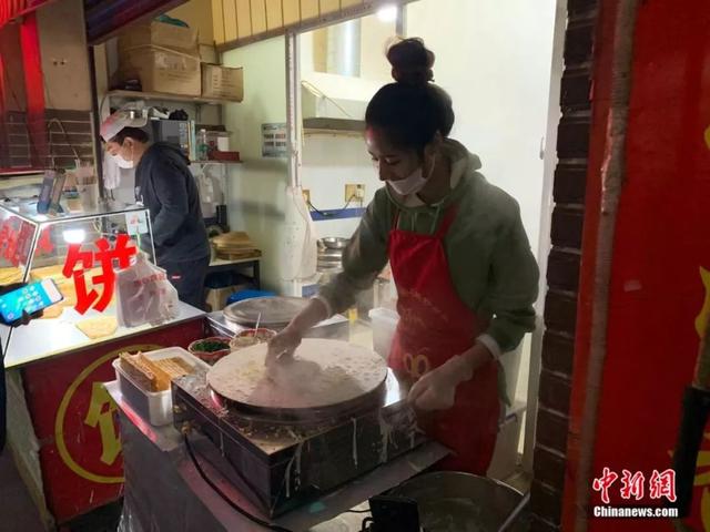 网友都叫她“煎饼西施”，她却只想做“煎饼女侠”