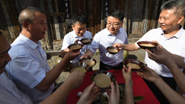 茅台拆股，散户狂欢