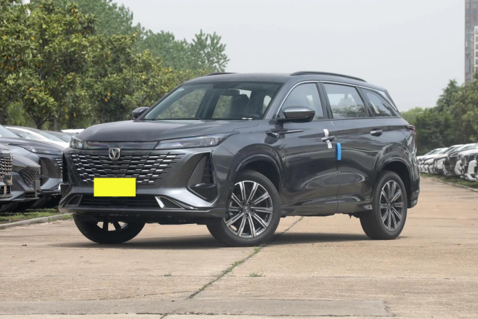 中型插混SUV 9.98万出头与油车一个价，蓝电E5性价比秒杀CS75PLUS