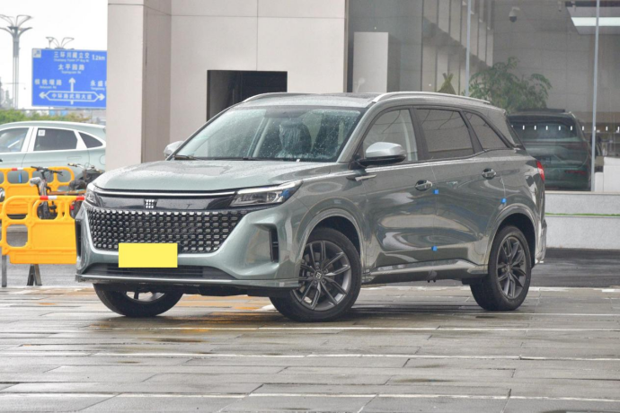 中型插混SUV：9.98万出头与油车一个价，蓝电E5性价比秒杀CS75PLUS