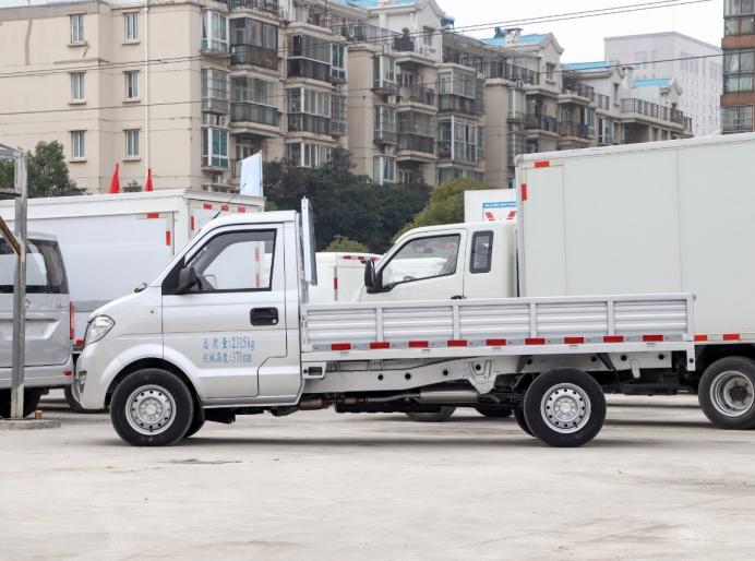 3.29万买台大车，货箱2900mm配1.6L发动机，东风小康C31S不香吗