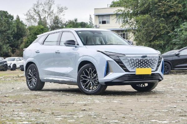 同样是插混SUV；蓝电E5定位中型才9.98万起，欧尚Z6 iDD拿什么比