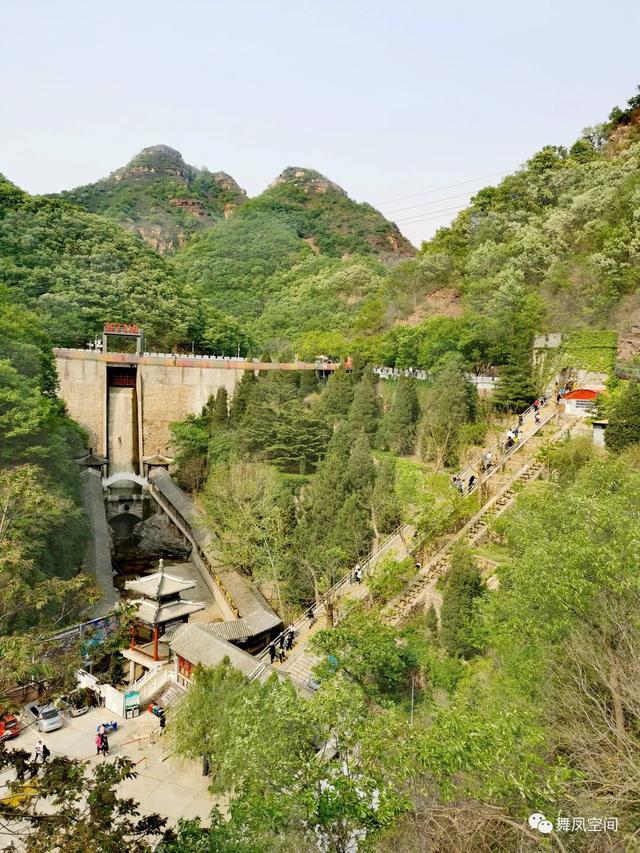 京东大峡谷，高峡出五潭