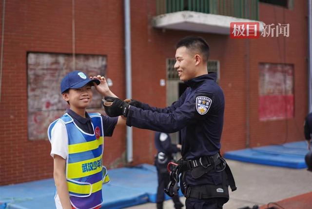 走进国家级反恐突击队！武汉少年警队探秘特警警营！