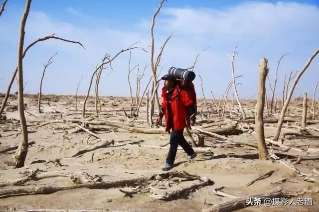 他是中国徒步界的传奇：10年走遍了全中国，还孤身穿越了罗布泊