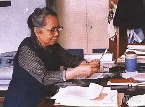 1957年，美国海关私吞中国女人6800美金，为何女人释然一笑