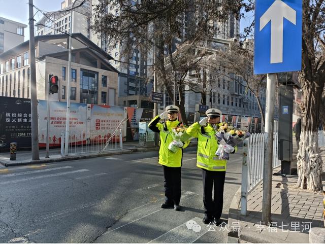 警社联谊为民护航——七里河各社区开展警察节慰问活动