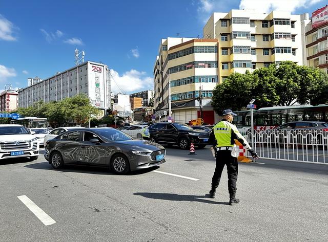 探索“三新模式”！有效提升昆医附二院周边道路通行效率