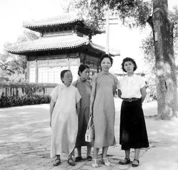 1957年，美国海关私吞中国女人6800美金，为何女人释然一笑