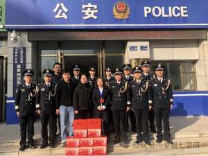 七里河-警社联谊为民护航——七里河各社区开展警察节慰问活动