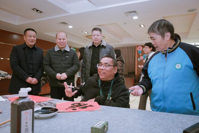 有爱无碍，杭州市文广旅游局组织开展书画惠民活动