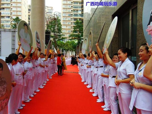 繁花最美时，“优雅女神”赵雅芝莅临南宁开启美丽新体验