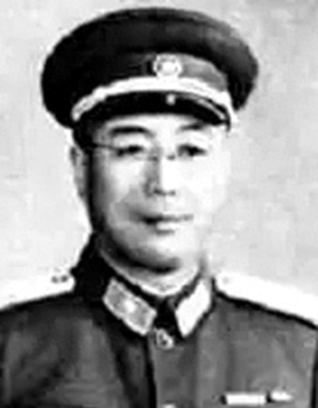 他曾担任总后勤部副部长，是邱会作的亲信，1971年被审查