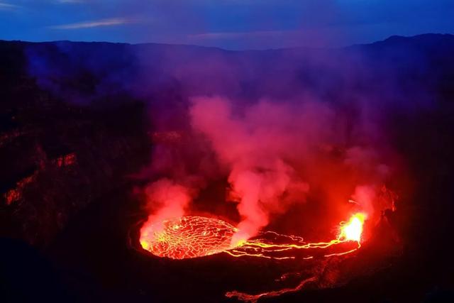 走进火山口，是惊吓还是惊喜