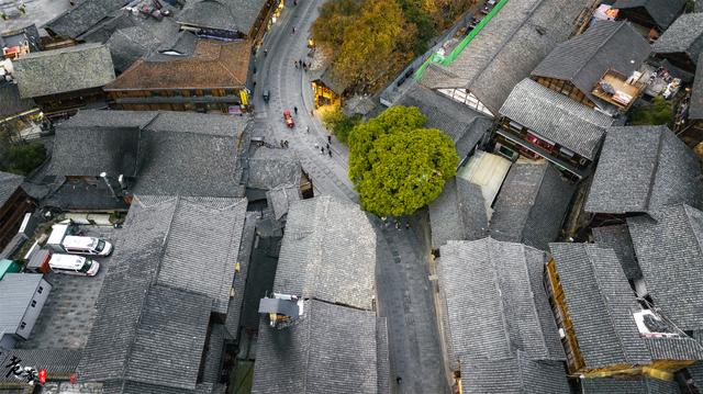 九张航拍图，告诉你西江千户苗寨有多美，附上详细游玩攻略