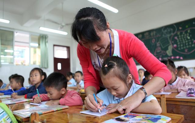 如何陪孩子度过小学一年级抓住3个关键点，打下学习的良好开端