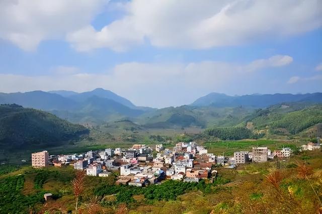 从化下溪村丹枫廊桥赏枫摘砂糖桔一日游，届时可顺路游览溪头村