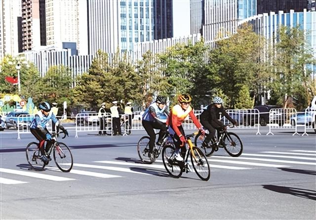 “骑”聚四平 乐享骑行——“吉林骑迹”第28届四平市公路自行车公开赛暨吉林省第三届业余自行车邀请赛侧记