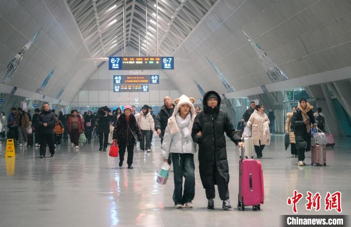 银川客运段春节假期运送旅客76.74万人次 增幅4.9%